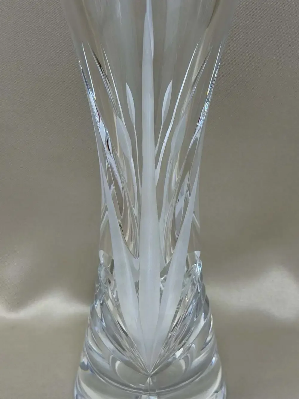 Mikasa Venus Hourglass Vase 13 1/4